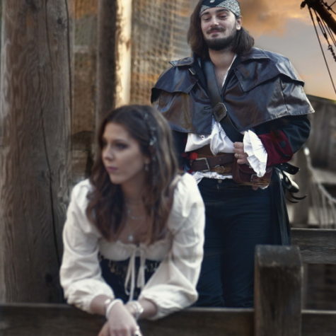 margot-villa-portrait-pirate-couple-7