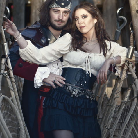 margot-villa-portrait-pirate-couple-9